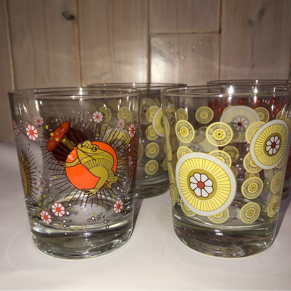 Ikea Busig Psychedelic Set of Four Caroline Jessen Frog Mushroom Glasses